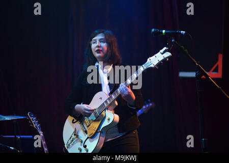 25 mars 2018 - LUCY DACUS fonctionne à l'arrêt de pousse-pousse à San Francisco, Californie Crédit : Greg Chow/ZUMA/Alamy Fil Live News Banque D'Images