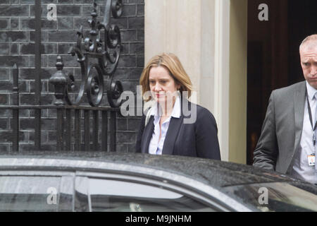 London UK. 27 mars 2018. De l'Intérieur britannique Amber Rudd quitte Downing afer la réunion hebdomadaire du Cabinet Crédit : amer ghazzal/Alamy Live News Crédit : amer ghazzal/Alamy Live News Banque D'Images