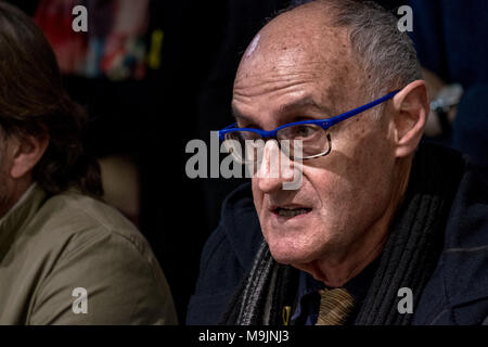 Barcelone, Catalogne, Espagne. Mar 27, 2018. Le Pep Cruanyes (ANC) vu au cours de son discours. Onze organisations sociales, parmi lesquels les deux grands syndicats espagnols CCOO et UGT et les deux plus grandes entités indépendantistes de Catalogne ont présenté un nouvel espace social appelée Espai DemocrÃ ConvivÃ¨j cia ncia d'élargir la base sociale à la recherche d'un accord qui débloque la situation politique en Catalogne. Credit : Paco Freire SOPA/Images/ZUMA/Alamy Fil Live News Banque D'Images