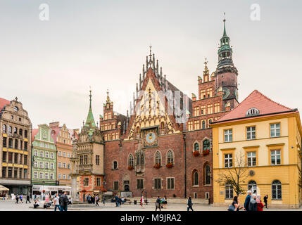 La place du marché (Rynek) avec l'Ancien hôtel de ville de Wroclaw en 2017, Silésie, Pologne Banque D'Images