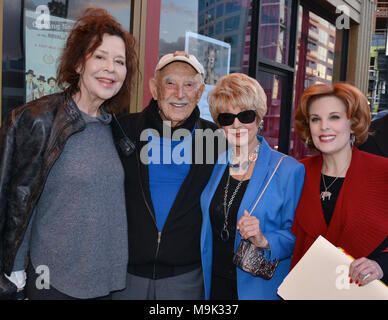Samantha Harper Macy, Bill Macy, Karen Sharpe Kramer et Kat Kramer assiste à la 41e anniversaire de la fin de l'examen préalable au spectacle Ahrya Laemmle Fine Art Theatre le 24 mai 2018 à Beverly Hills. Banque D'Images