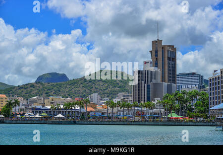 Port Louis, Maurice - Jan 4, 2017. Rues de la région de Port Louis, à Maurice. Avis de Caudan Waterfront. Banque D'Images