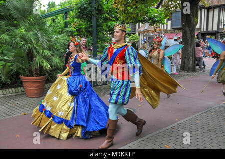 Le défilé à Europa Park est le plus grand parc à thème en Allemagne. est situé à Rust entre Fribourg et Strasbourg, France. Banque D'Images