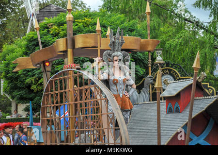 Le défilé à Europa Park est le plus grand parc à thème en Allemagne. est situé à Rust entre Fribourg et Strasbourg, France. Banque D'Images