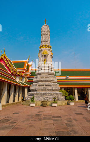 Le Wat Pho ou Wat Phra Chetuphon, 'Wat' signifie temple en thaï. Le temple est l'un des sites touristiques les plus célèbres de Thaïlande Banque D'Images