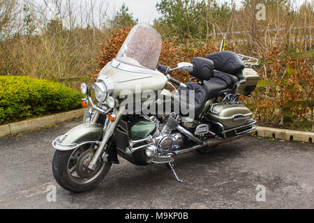 16 mars 2018 les portes ouvertes de l'Anya Hindmarch store au marché de Kildare Village outlet shopping dans le comté de Kildare en Irlande Banque D'Images