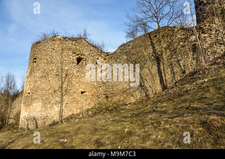 Abandonné, ruines de Bologa forteresse. La Transylvanie, Roumanie Banque D'Images