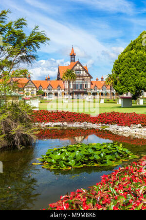 Nouvelle zélande Rotorua Nouvelle zélande Rotorua Musée de style tudor jardins du gouvernement de l'île du nord de la ville de Rotorua nouvelle zélande Banque D'Images