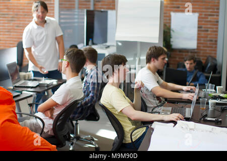 Belarus Minsk 06 Août 2016 Le parc des hautes technologies. Les programmeurs de concours.Les programmeurs de travailler au bureau Banque D'Images