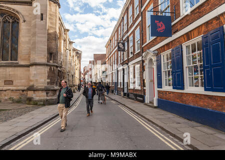 Scène de rue à New York High Petergate, North Yorkshire, Angleterre,,UK Banque D'Images