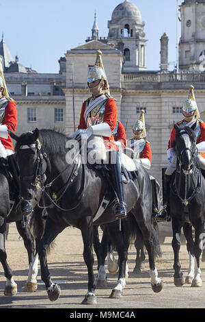 Les Reines de sauveteurs de la Household Cavalry à Horse Guards Parade Ground Banque D'Images