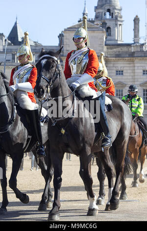 Les Reines de sauveteurs de la Household Cavalry à Horse Guards Parade Ground Banque D'Images