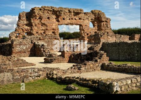 Vestiges romains, debout à la maçonnerie à Wroxeter Shropshire en Angleterre, ville romaine Banque D'Images