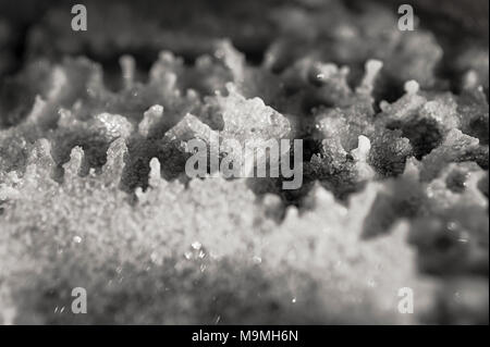 Résumé paysage extraterrestre. Le bicarbonate de soude ; vinaigre réaction chimique produit ; l'acétate de sodium ; hot ice. Banque D'Images