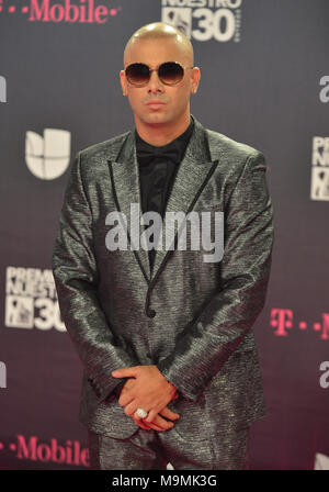 L'Univision 30e édition du Premio Lo Nuestro UN La Musica Latina 2018 à l'American Airlines Arena - Arrivées comprend : Wisin Où : Miami, Florida, United States Quand : 22 Feb 2018 Credit : Johnny Louis/WENN.com Banque D'Images