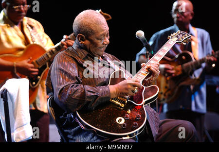 BOCA Raton, FL - 10 SEPTEMBRE : BB King fonctionne à l'Amphithéâtre Mizner Park le 10 septembre 2003 à Boca Raton en Floride Personnes : BB King Banque D'Images