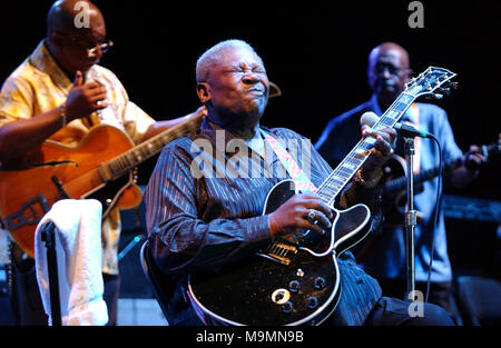 BOCA Raton, FL - 10 SEPTEMBRE : BB King fonctionne à l'Amphithéâtre Mizner Park le 10 septembre 2003 à Boca Raton en Floride Personnes : BB King Banque D'Images