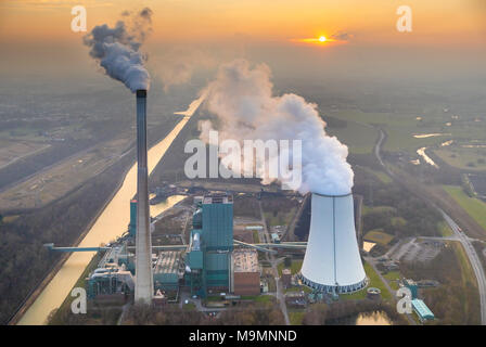 Centrale électrique mixte Bergkamen RWE, centrale à charbon au Canal Datteln-Hamm, Bergkamen, Ruhr Banque D'Images