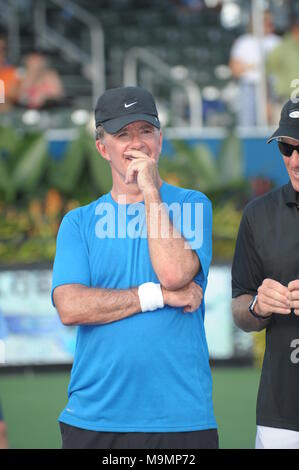 DELRAY Beach, FL - 02 NOVEMBRE : l'Acteur Alan Thicke participe à la Chris Evert et Raymond James Pro-Celebrity événement Tennis à Delray Beach Tennis Center le 02 novembre 2008 à Delray Beach, Floride Personnes : Alan Thicke Banque D'Images