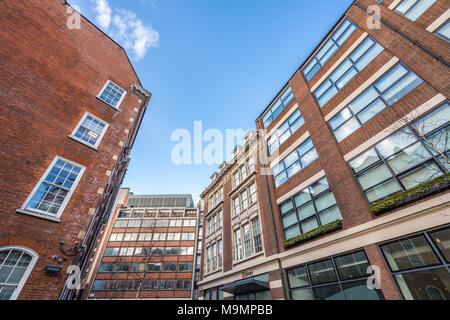 Londres, Angleterre - Février 2017 : Avant de la London School of Economics Lionel Robbins, bâtiment Bibliothèque UK Banque D'Images