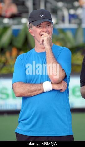 DELRAY Beach, FL - Novembre 02 : Alan Thicke participe à la Chris Evert et Raymond James Pro-Celebrity événement Tennis à Delray Beach Tennis Center le 02 novembre 2008 à Delray Beach, Floride Personnes : Alan Thicke Banque D'Images