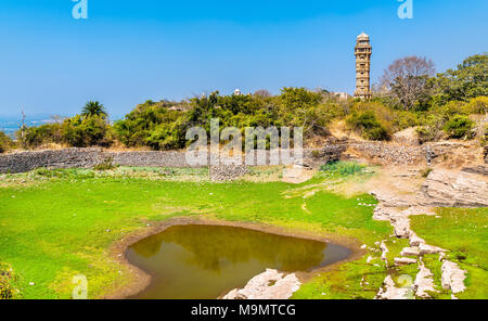 Lac à Fort Chittor, site du patrimoine mondial de l'UNESCO au Rajasthan, Inde Banque D'Images