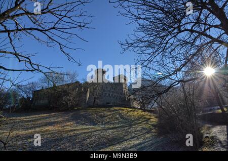 Fenis, Valle d'Aosta, Italie 26 décembre 2015. Vue extérieure de l'enceinte du château de Fenis Banque D'Images