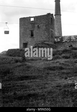 AJAXNETPHOTO. 1913-1914. EAST HILL MINE KIT, en Angleterre. - Reste de l'ANCIENNE EXPLOITATION MINIÈRE DANS L'OUEST DE PAYS. Photographe:Inconnu © COPYRIGHT DE L'IMAGE NUMÉRIQUE PHOTO VINTAGE AJAX AJAX BIBLIOTHÈQUE SOURCE : VINTAGE PHOTO LIBRARY COLLECTION REF:182303 0574 Banque D'Images