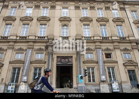 Façade du Musée des Beaux-Arts, anciennement Abbaye Saint-Pierre, Lyon, France Banque D'Images