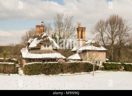 La neige a couvert les cottages du Blaise hameau près de Henbury, north Bristol Banque D'Images