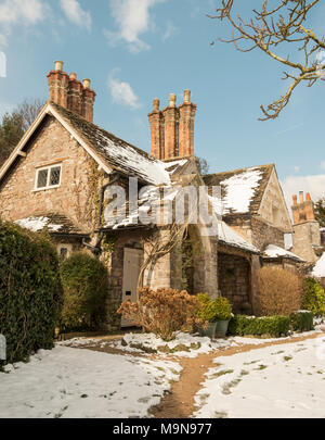 La neige a couvert les cottages du Blaise hameau près de Henbury, north Bristol Banque D'Images