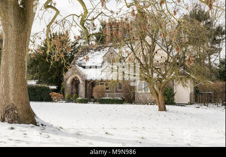 La neige a couvert les cottages du Blaise hameau près de Henbury, north Bristol Banque D'Images