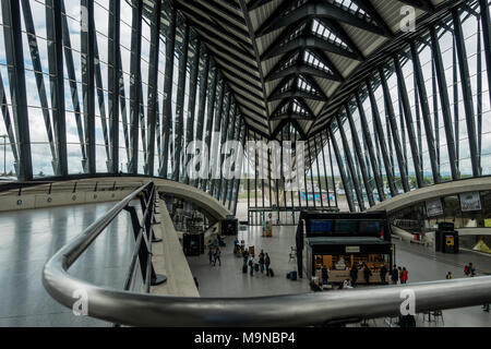 La gare de Saint-Exupéry, architecte Santiago Calatrava, Lyon-Saint-Exupéry Aéroport, Lyon, France Banque D'Images