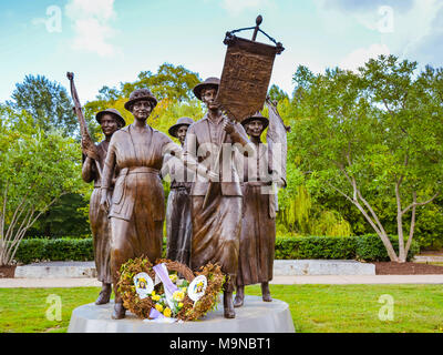 Nashville, Tennessee - Tennessee Woman Suffrage universel Monument à Centennial Park, Nashville, TN. Commémore le plus grand Nashville women's suffrage rally. Banque D'Images