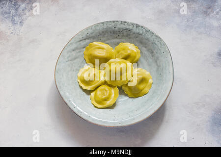 Tortelloni ou pâtes tortellini Banque D'Images