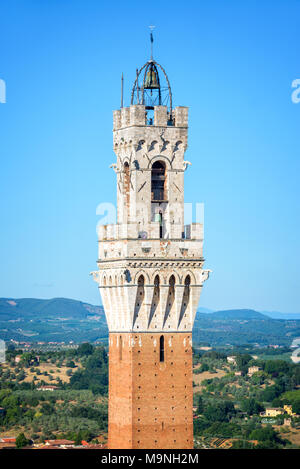 Close up de Torre del Mangia (Tour du Mangia) à Sienne, Toscane, Italie Banque D'Images