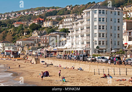 Ventnor Mer, Appartements de plage et la promenade avant, île de Wight, I de W, Hampshire, Angleterre, Banque D'Images