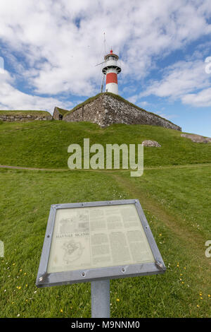 Phare et la forteresse historique de Capitole,Île Streymoy, Torshavn, Faroe Islands Banque D'Images