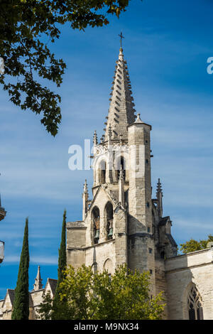 Clocher de l'église Saint Pierre à Avignon, France Banque D'Images