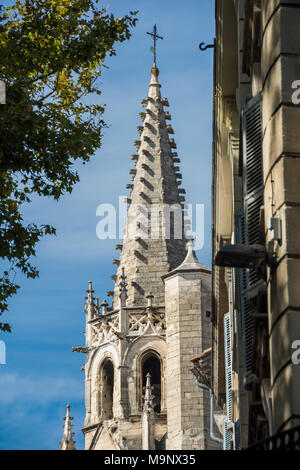 Clocher de l'église Saint Pierre à Avignon, France Banque D'Images