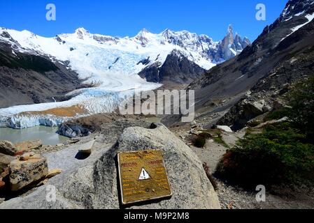 Vue sur le Cerro Torre et le Cerro Torre et le Glacier Adela, Laguna Torre Mirador Maestri, point de vue, le Parc National Los Glaciares Banque D'Images