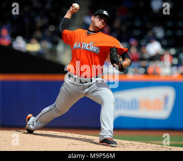MIAMI BEACH, FL - 25 SEPTEMBRE : FICHIER PHOTOS - Miami Marlins pitcher JosŽ Fernandez, l'une des plus brillantes étoiles du baseball, a été tué samedi dans un accident de bateau, en Floride, les autorités ont confirmé le 25 septembre 2016 à Miami Beach, Floride. People : Jose Fernandez Banque D'Images