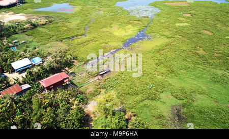 Drone vue aérienne du village traditionnel de Siem-Reap, Cambodge Banque D'Images