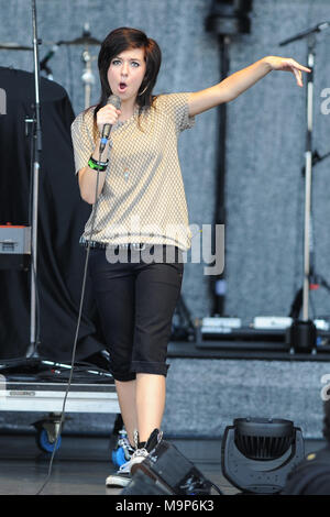 BOCA Raton, FL - 28 juillet : Christina Grimmie fonctionne à l'Amphithéâtre Mizner Park le 28 juillet 2011 à Boca Raton en Floride. Christina Grimmie personnes : Banque D'Images