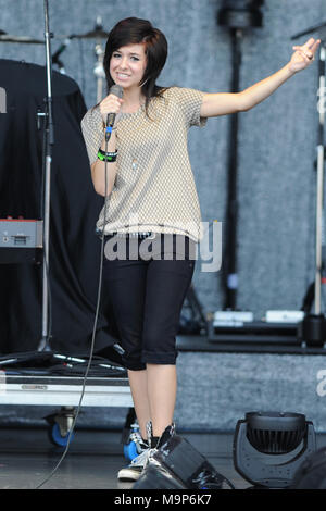 BOCA Raton, FL - 28 juillet : Christina Grimmie fonctionne à l'Amphithéâtre Mizner Park le 28 juillet 2011 à Boca Raton en Floride. Christina Grimmie personnes : Banque D'Images