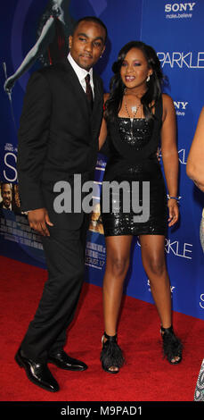 HOLLYWOOD, CA - le 16 août : Nick Gordon et Bobbi Kristina Brown arrive à la première de Los Angeles 'Sparkle' au Grauman's Chinese Theatre le 16 août 2012 à Hollywood, Californie. People : Bobbi Kristina Brown, Nick Gordon Banque D'Images