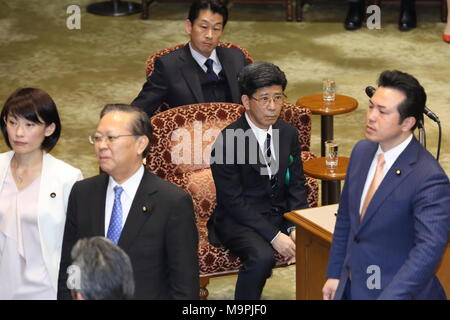 Ancien directeur de l'Agence d'impôt National Nobuhisa Sagawa assiste à une réunion du Comité du budget à la Chambre haute pour donner un témoignage au parlement à Tokyo le 27 mars 2018. Credit : Motoo Naka/AFLO/Alamy Live News Banque D'Images