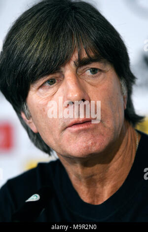 Conférence de presse avec l'entraîneur national Joachim Löw Jogi devant le match amical contre l'Espagne Banque D'Images