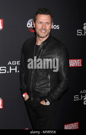 Les agents de 'Merveille de S.H.I.E.L.D.' 100e épisode de travail à Ohm discothèque le 24 février 2018 à Los Angeles, CA avec : Jason OMara Où : Los Angeles, California, United States Quand : 25 Feb 2018 Credit : Nicky Nelson/WENN.com Banque D'Images