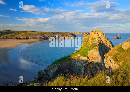 Trevallen vaste Haven South Pembrokeshire Wales Pembroke dans la lumière du soir Banque D'Images